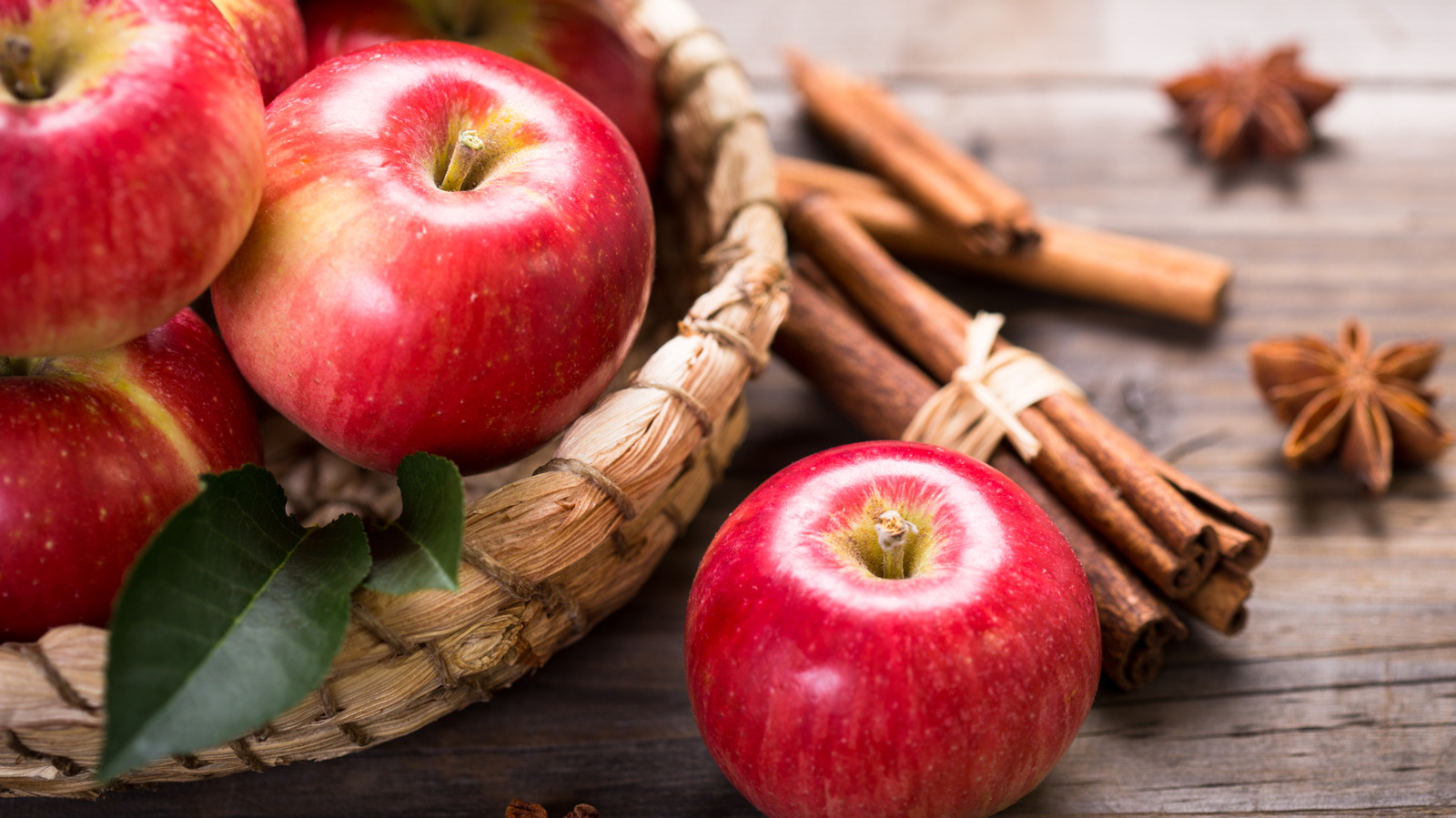 Trader Joe's Customers Are Calling This Apple-Cinnamon Treat A Seasonal Favorite