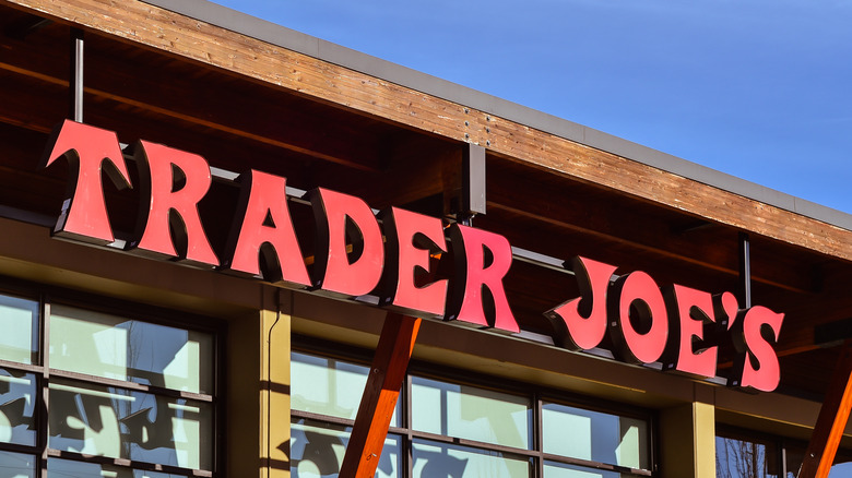 The front of a Trader Joe's store