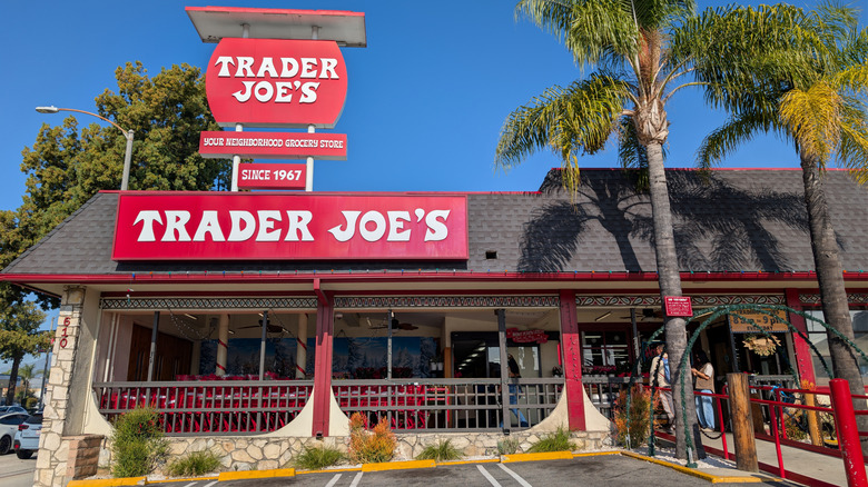 Trader Joe's exterior in Pasadena