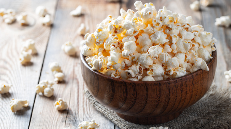 Kettle corn in bowl