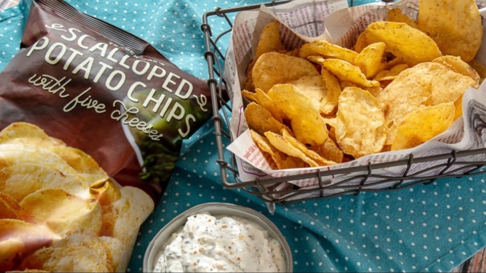 Scalloped potato chips with dip