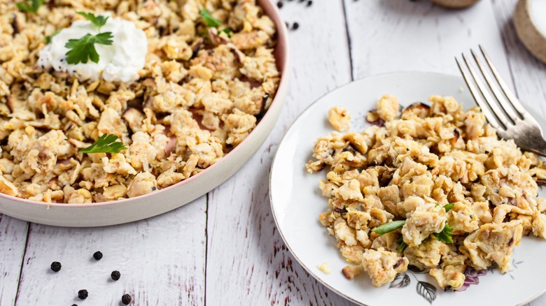 matzo brei with parsley