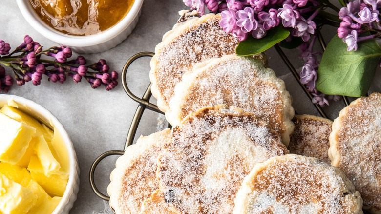 Sugared Welsh cakes with jam