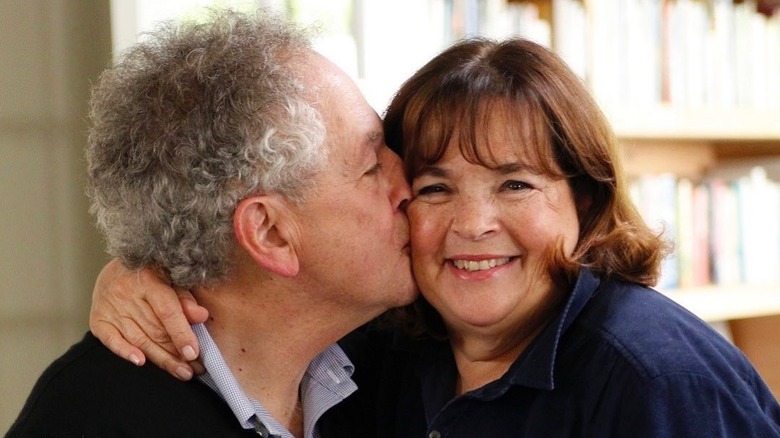 Jeffrey Gartner kisses Ina Gartner on the cheek