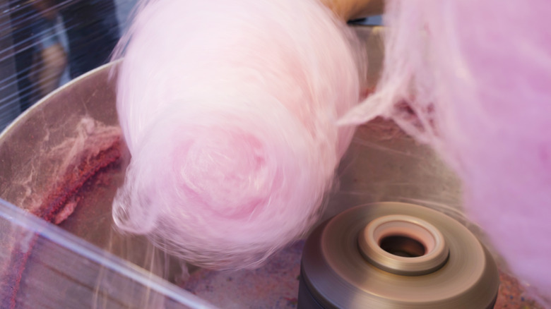 Spinning cotton candy 