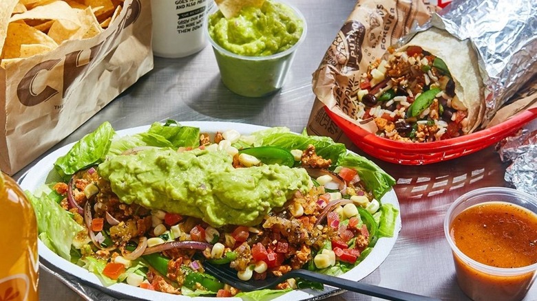 Chipotle bowl and burrito