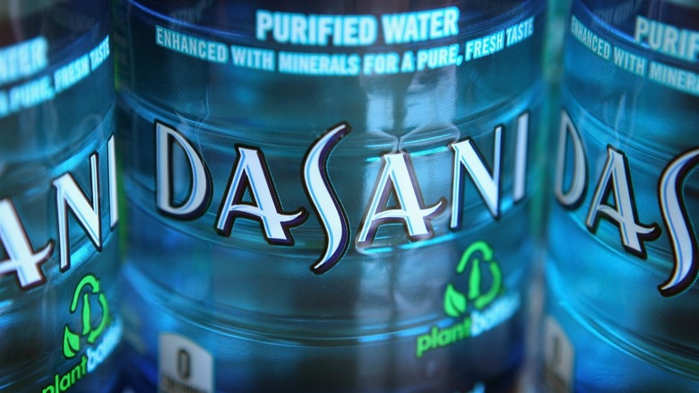 labels on Dasani bottles