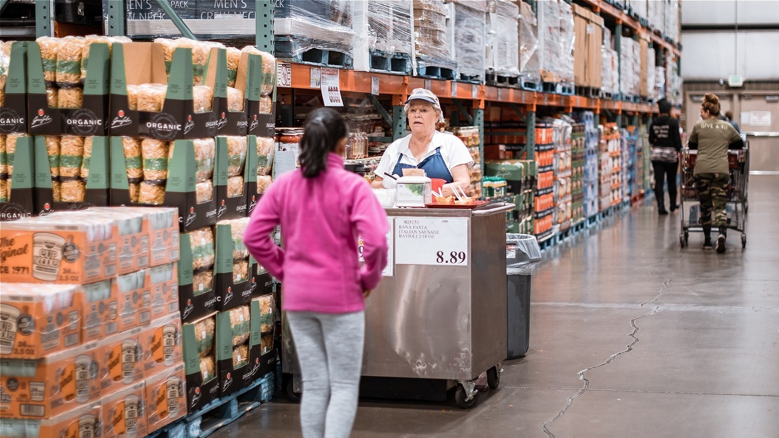 Twitter Was Very Confused When Costco Gave Out Cat Food Samples