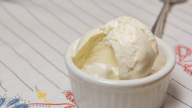 How to Make No-Churn Ice Cream (2 Ingredients)