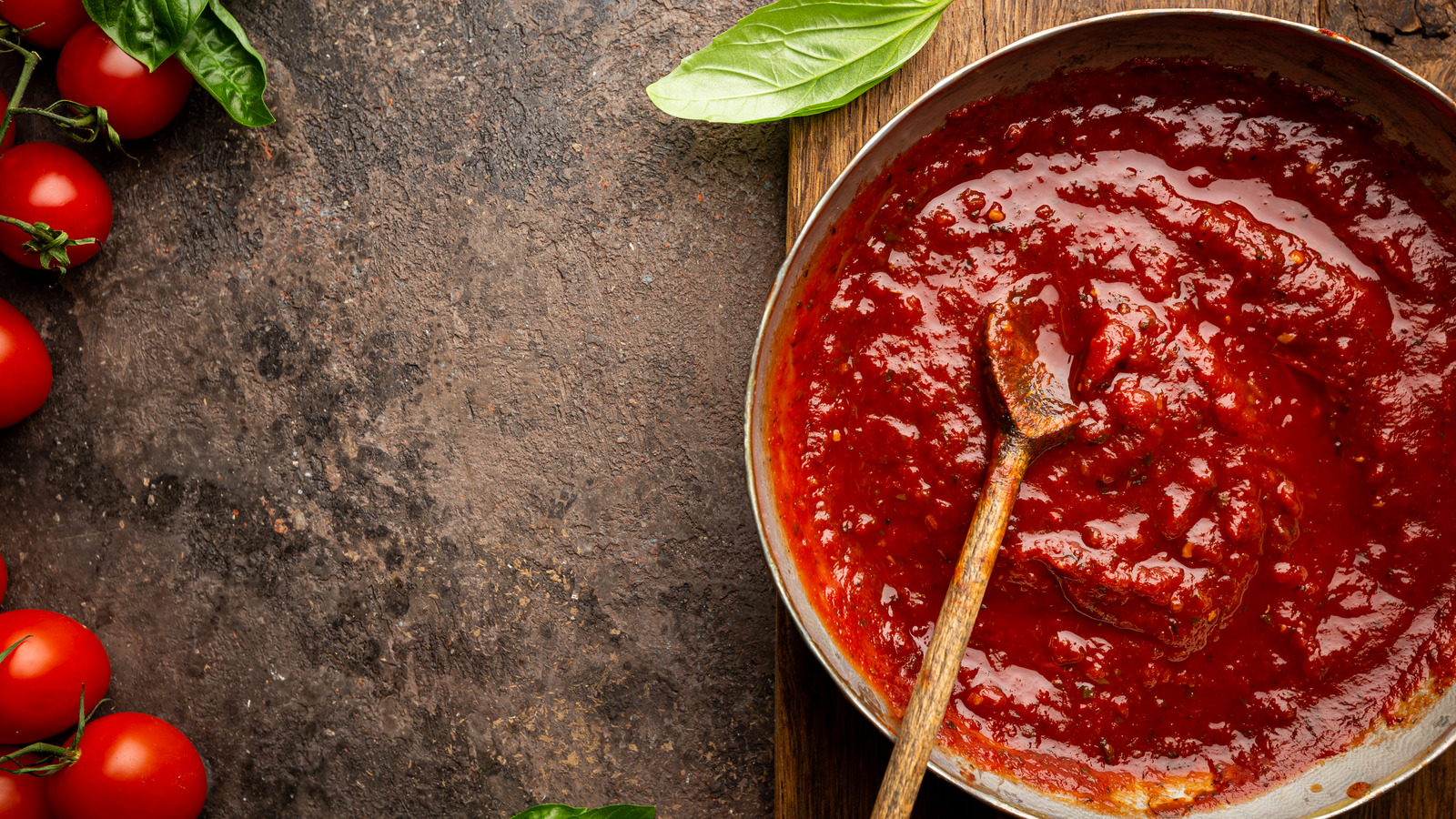 Types of Pasta Sauces: Ingredients, Differences, & More