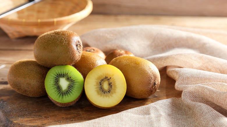 two types of kiwi