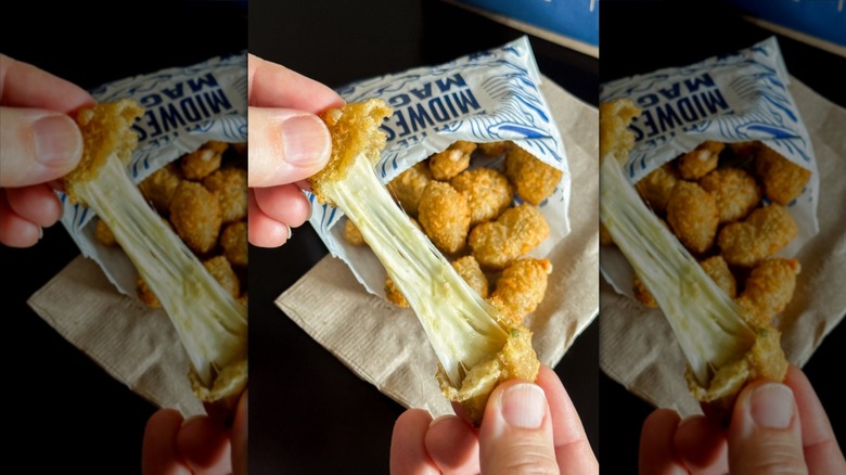 Cheese curd cheese pull