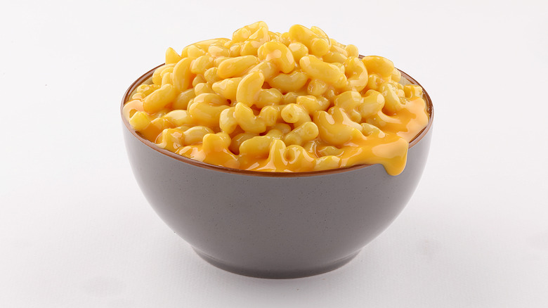 Overflowing mac and cheese bowl
