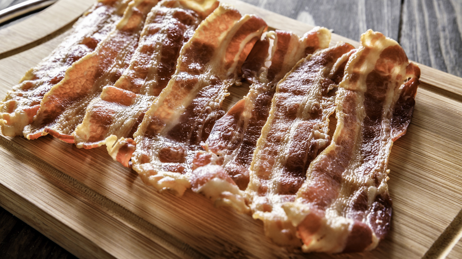 Use A Rimmed Sheet Pan And Aluminum Foil For Extra Crispy Bacon In The Oven