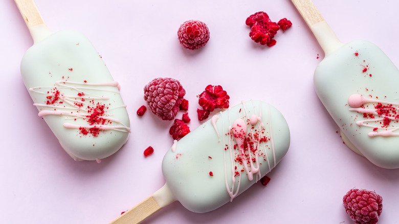 Popsicle-shaped cake pops