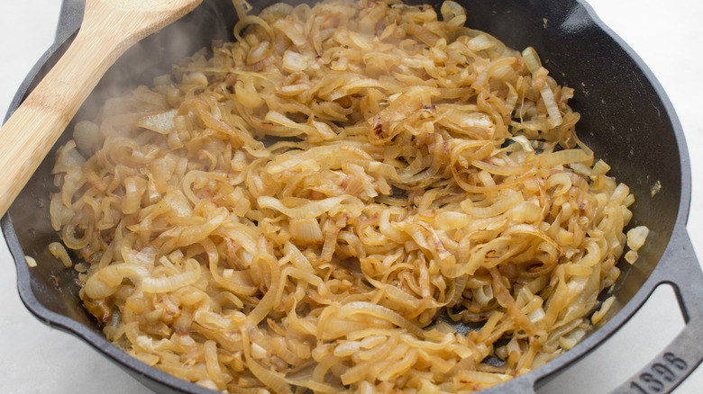 Use Leftover Tuna Can Oil For Meatier Caramelized Onions