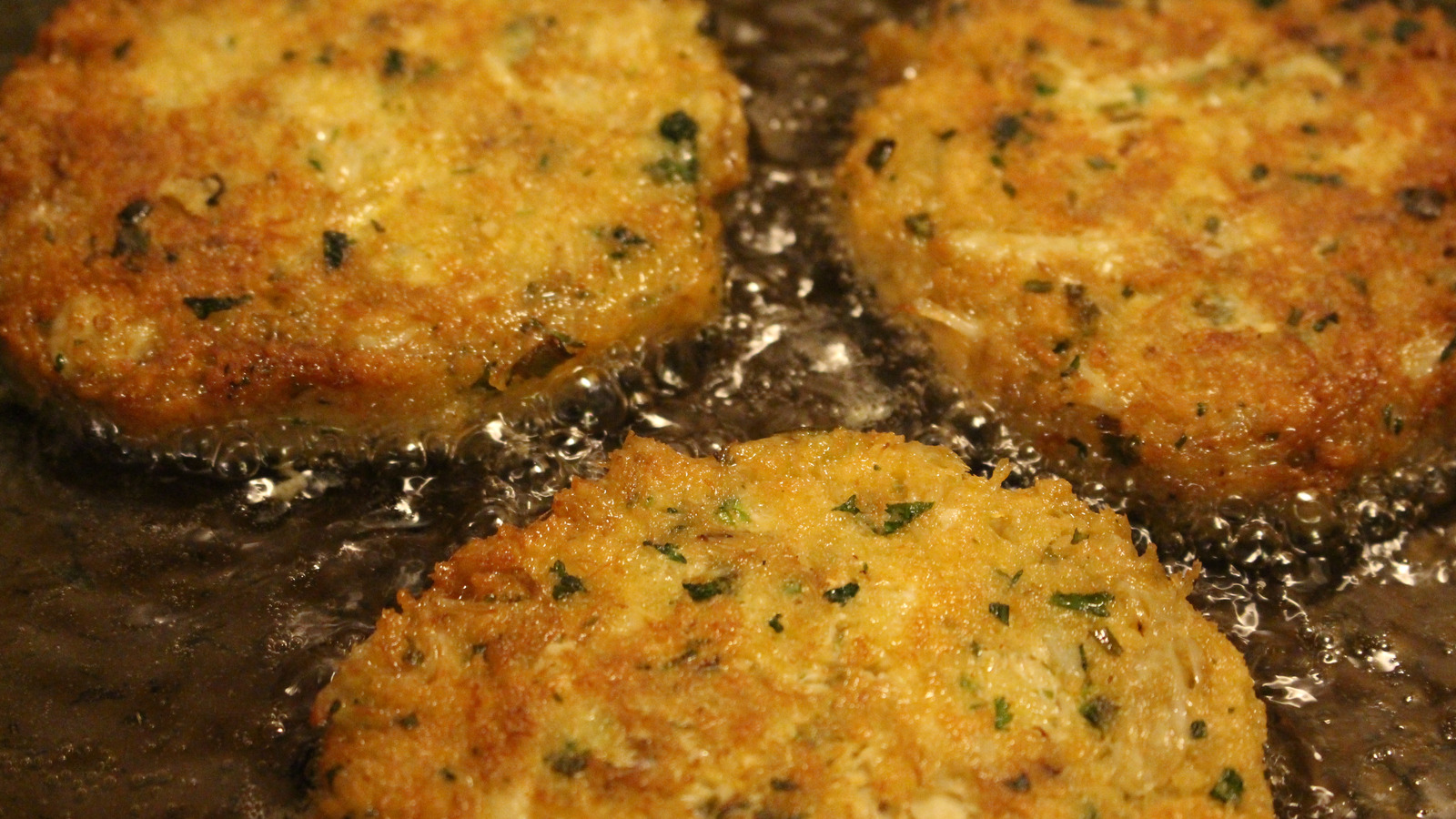 Use This Oil When Frying Crab Cakes