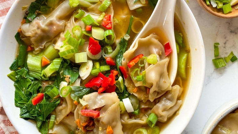 wonton soup in bowl