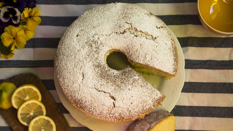 chiffon cake with lemons