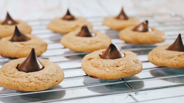 peanut butter blossoms cooling