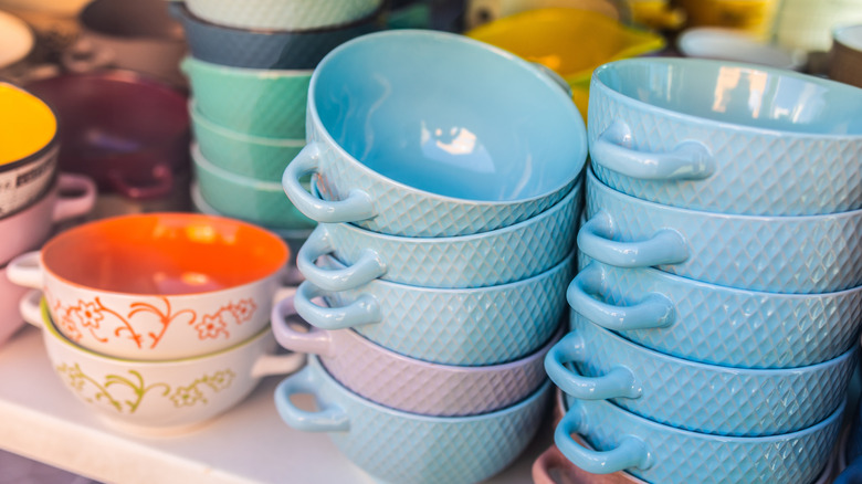 Colorful ceramic bowls in stacks.