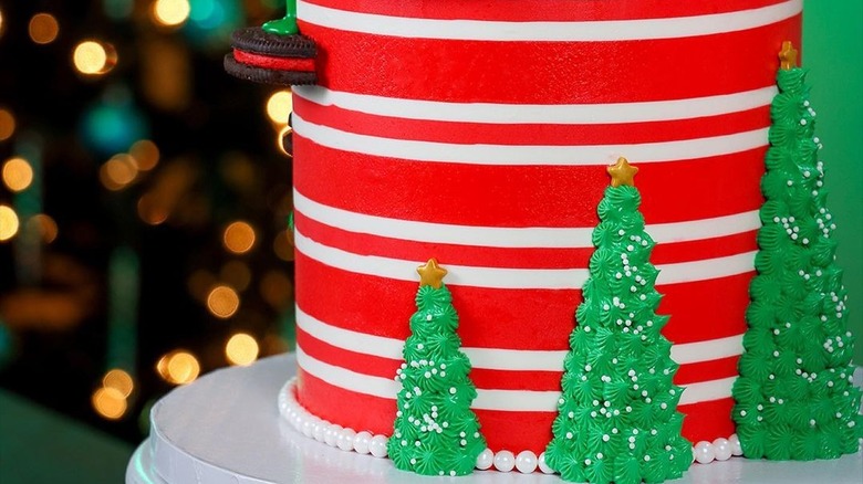@thesweetimpact's finished Christmas cake