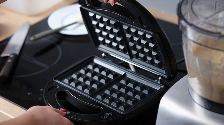 Waffle maker