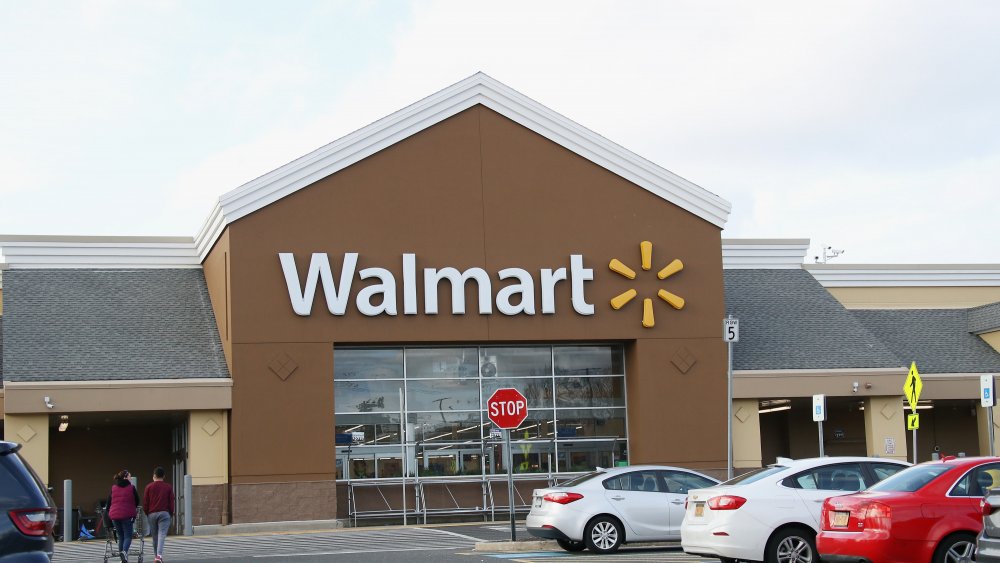 Walmart exterior signage