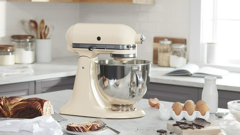 KitchenAid Artisan Series Tilt-Head Stand Mixer