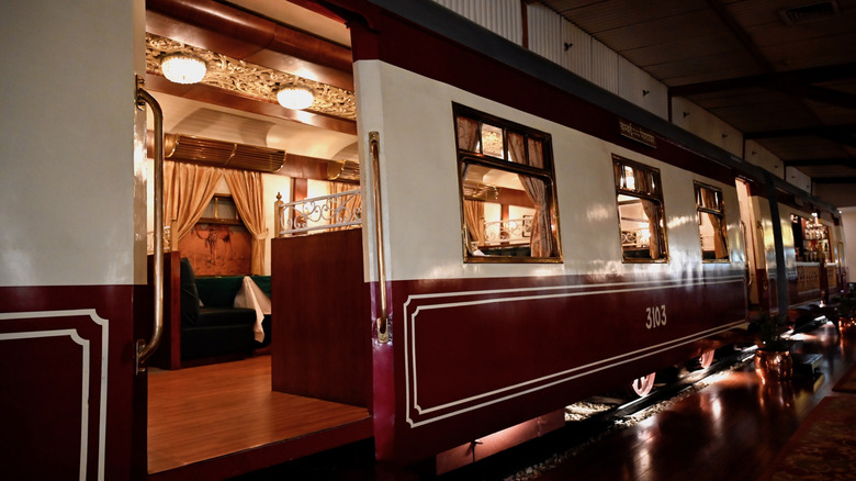 resturant in old train car