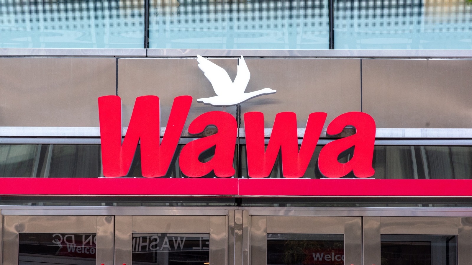 Wawa Just Jumped On The Pumpkin Spice Bandwagon With 2 New Drinks