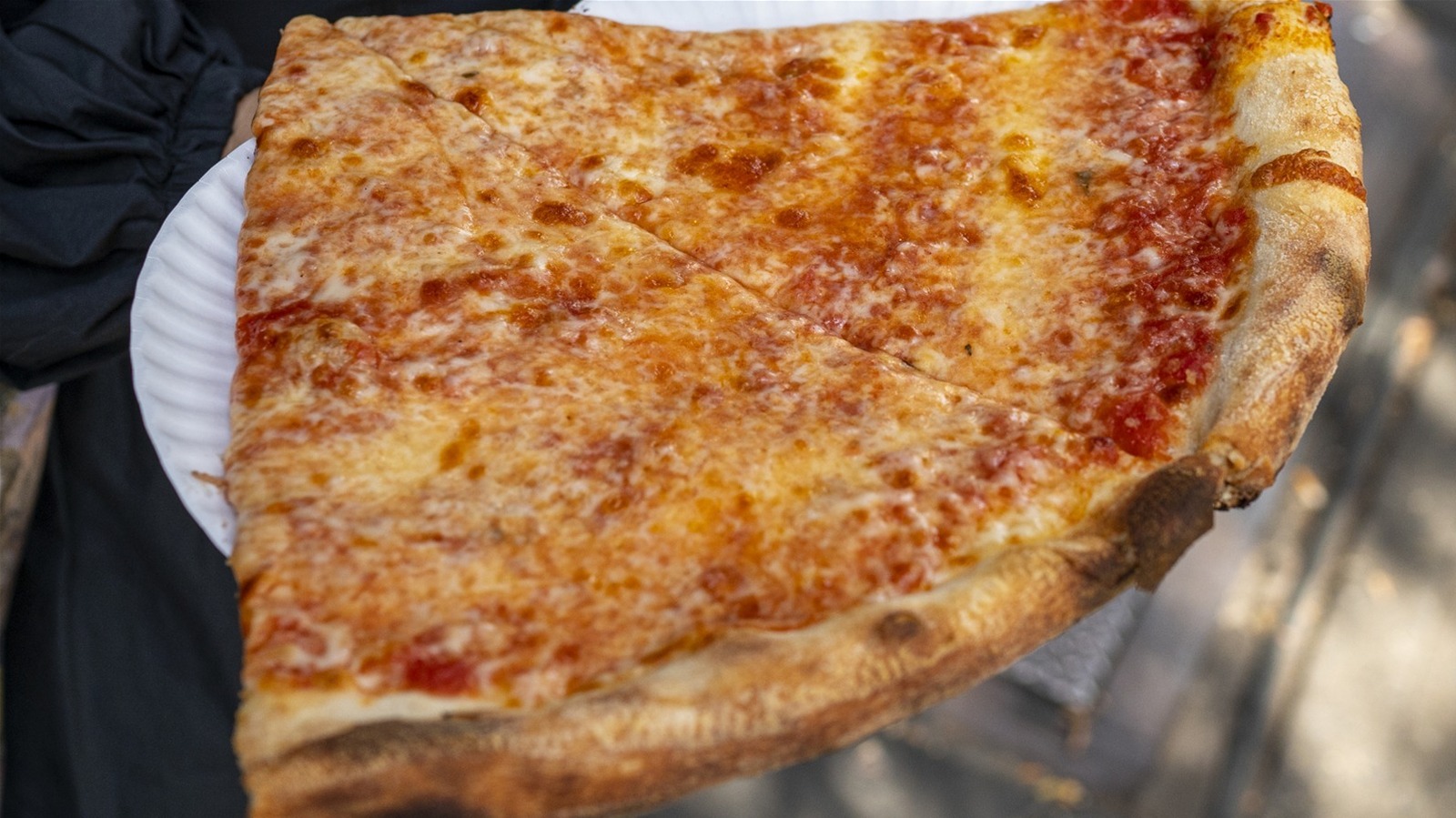 We Didn t Deserve Dollar Slices Of Pizza In NYC And Now They re Vanishing we-didn-t-deserve-dollar-slices-of-pizza-in-nyc-and-now-they-re-vanishing