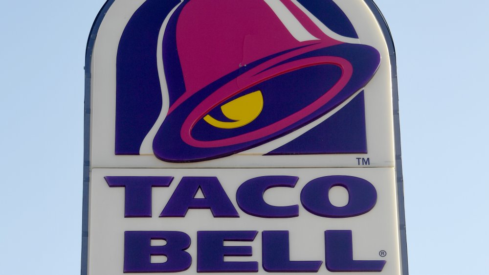 A Taco Bell sign