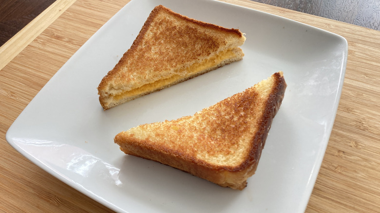 grilled cheese from stainless steel pan