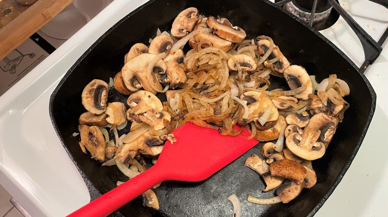 Rachael Ray meal kit mushrooms cooking