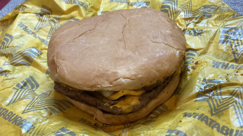 We Tried Whataburger&amp;#39;s New Chili Cheese Burger. Here&amp;#39;s How It Went