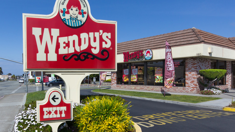 Wendy's sign and restaurant exterior