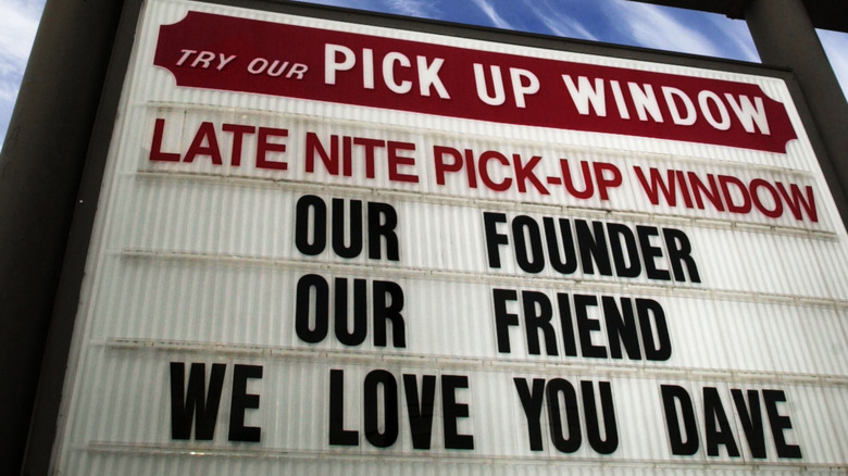 Wendy's sign honoring Dave Thomas
