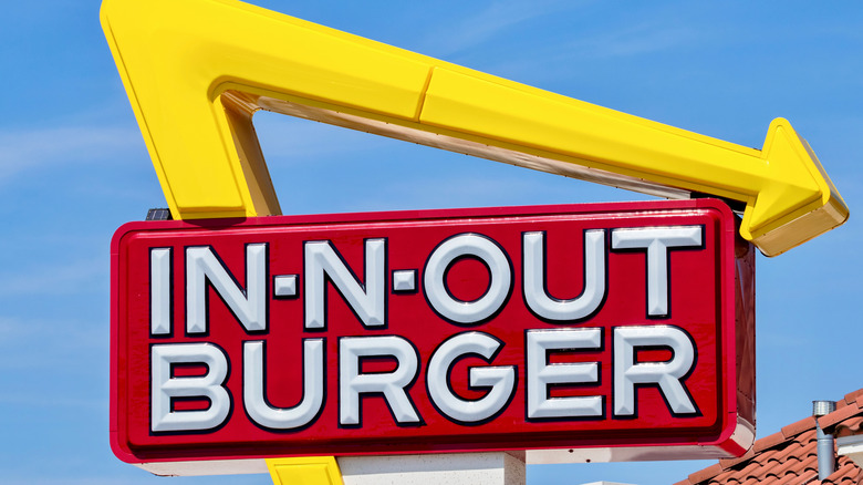 In-N-Out sign