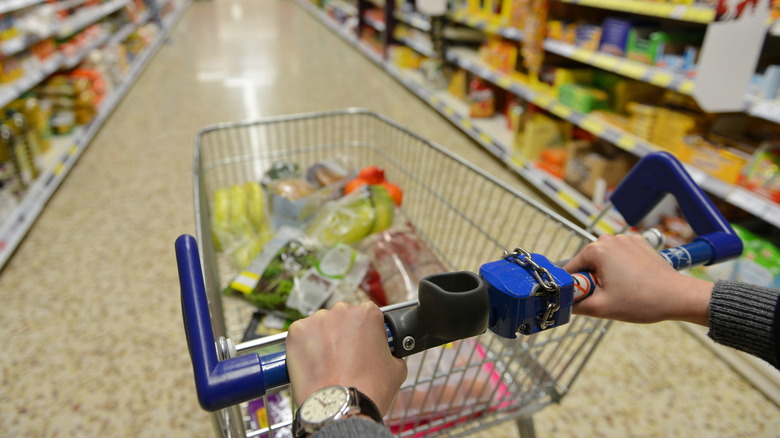aldi shopping cart with groceries