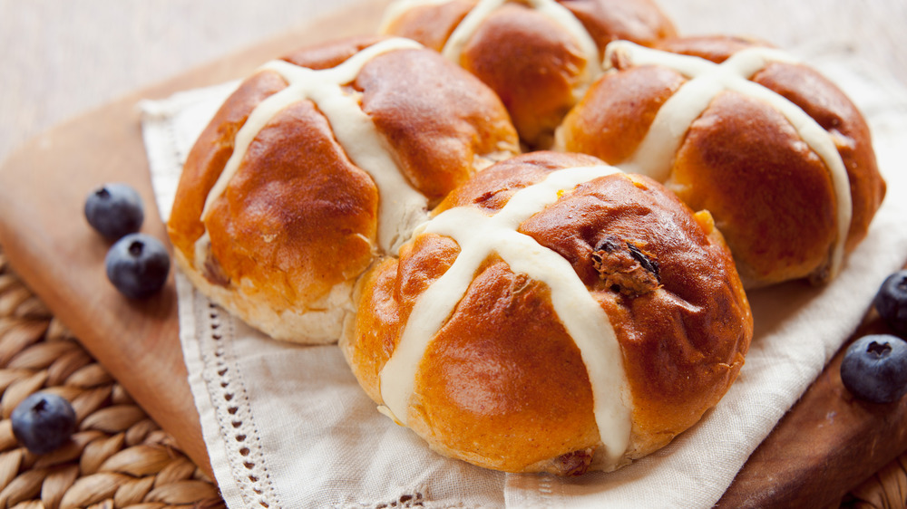 Baked hot cross buns