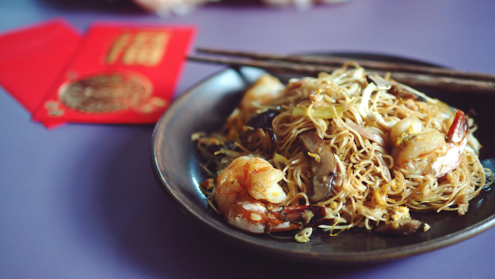 longevity noodles with shrimp