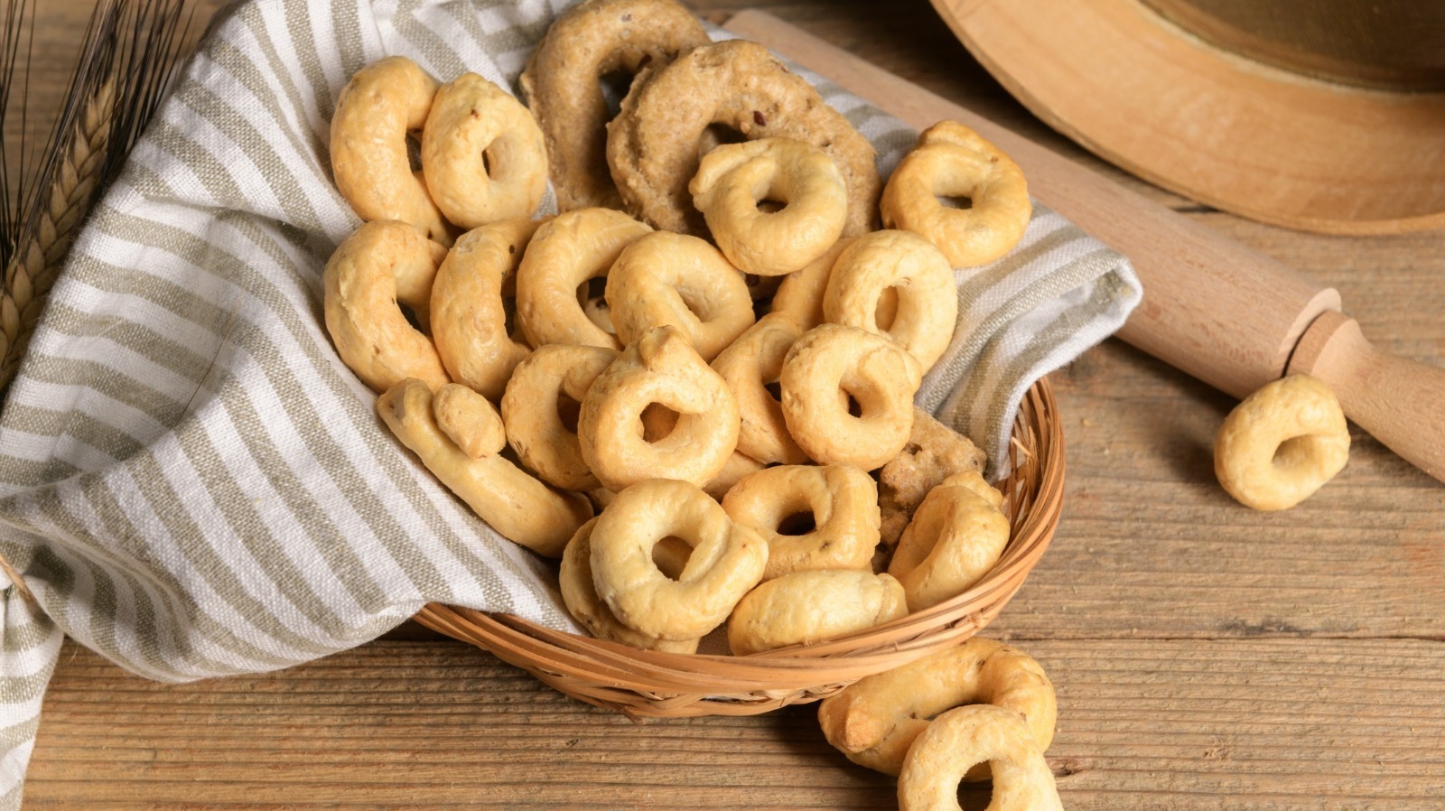 What Are Taralli And What Do They Taste Like?