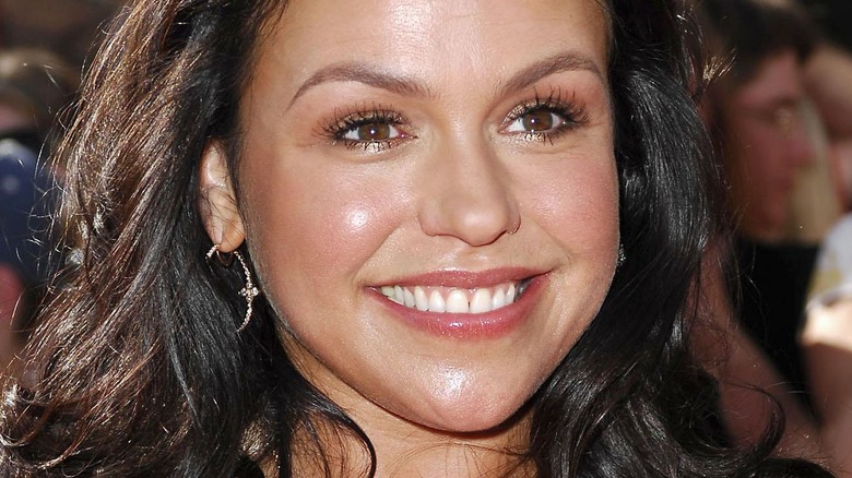 Rachael Ray with hair down and wide smile