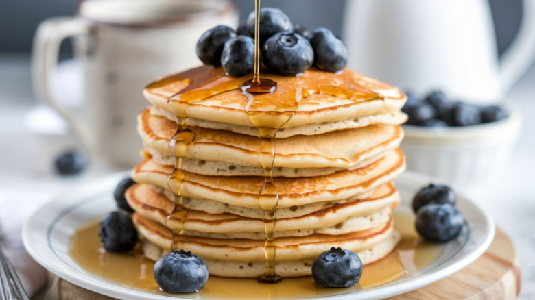 pancakes with blueberries and syrup