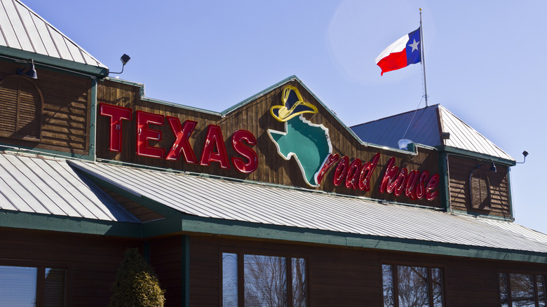 Texas Roadhouse storefront during daytime.