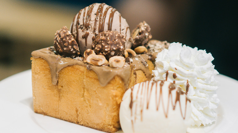 Honey toast with ice cream