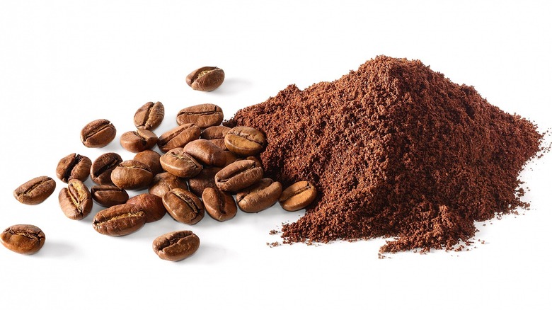 ground coffee beans
