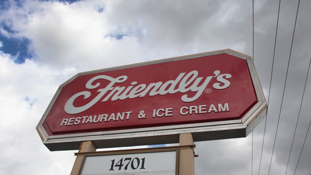 Friendly's sign