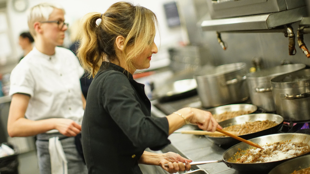 Giada De Laurentiis cooking